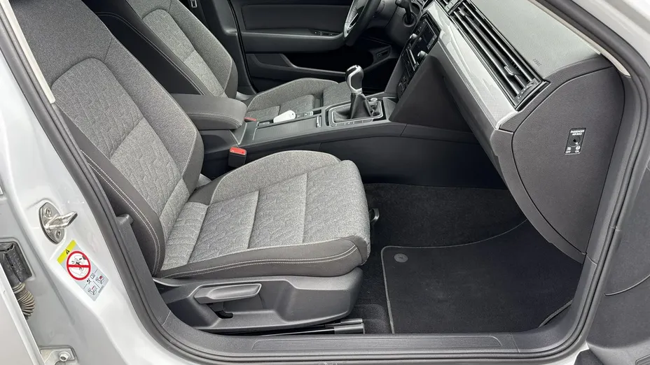 VOLKSWAGEN Passat -