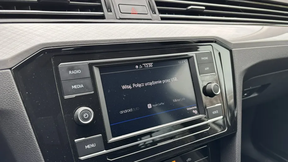 VOLKSWAGEN Passat -