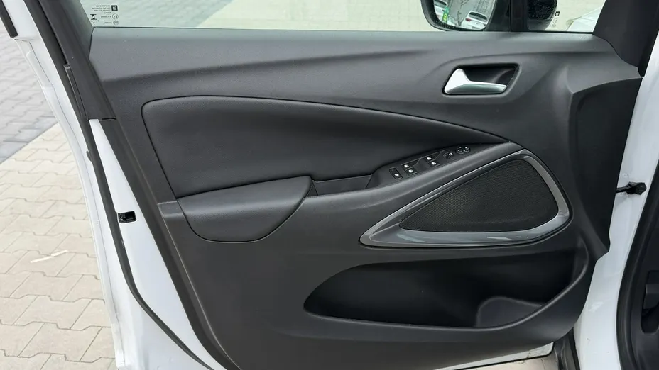 OPEL Crossland X -