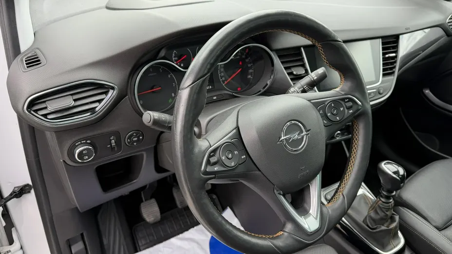 OPEL Crossland X -