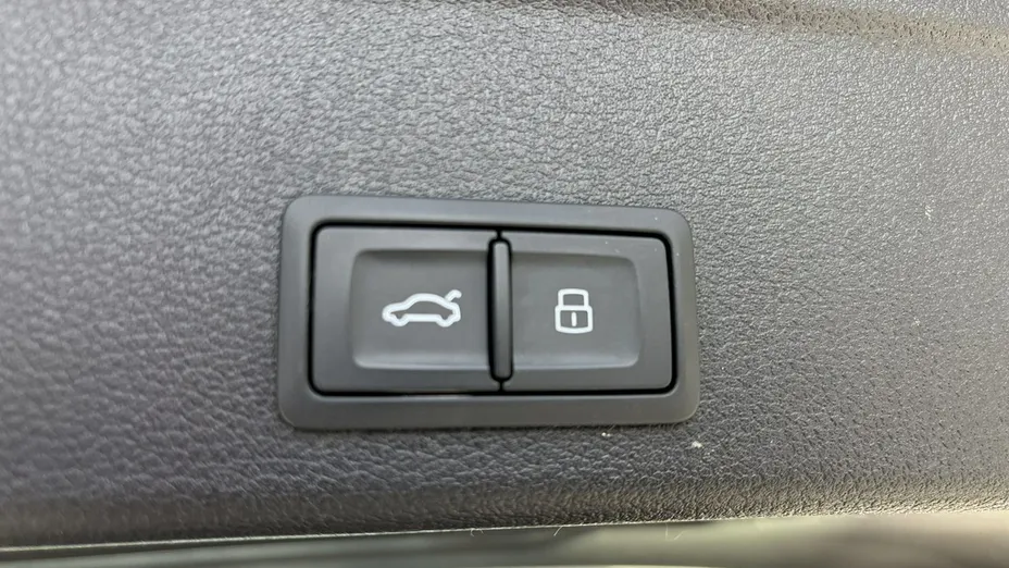 AUDI A4 -