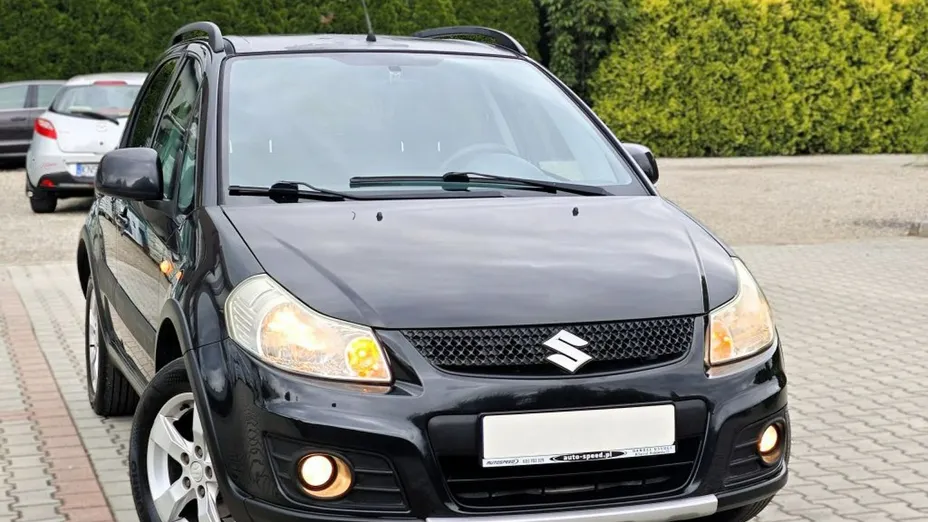 SUZUKI SX4 -