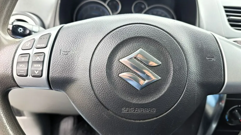SUZUKI SX4 -