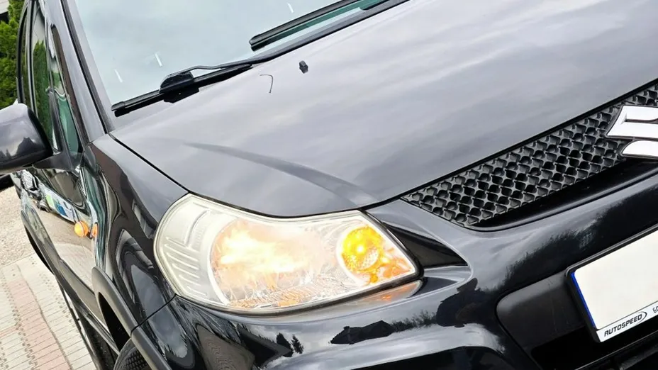 SUZUKI SX4 -