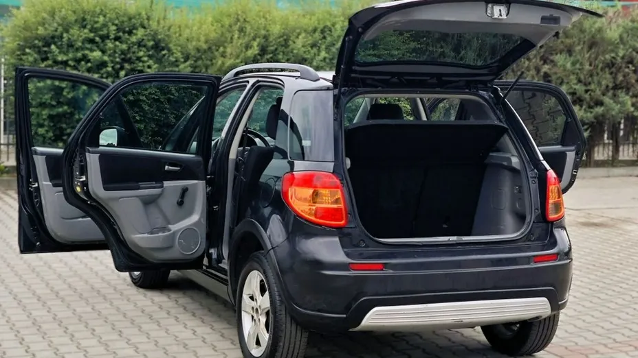 SUZUKI SX4 -