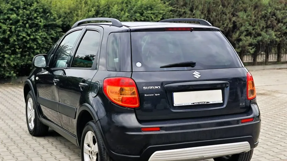 SUZUKI SX4 -