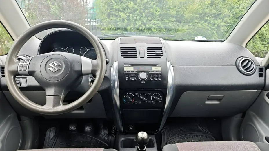 SUZUKI SX4 -