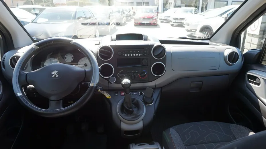 PEUGEOT Partner -
