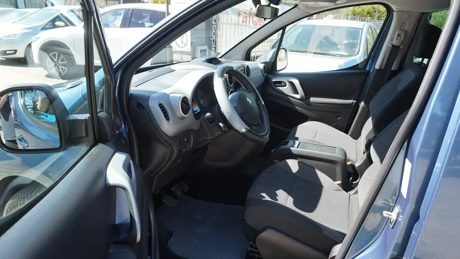 PEUGEOT Partner -