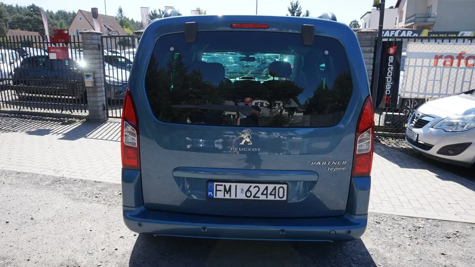 PEUGEOT Partner -