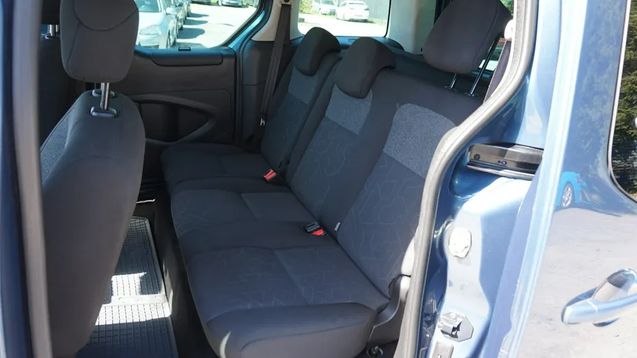 PEUGEOT Partner -