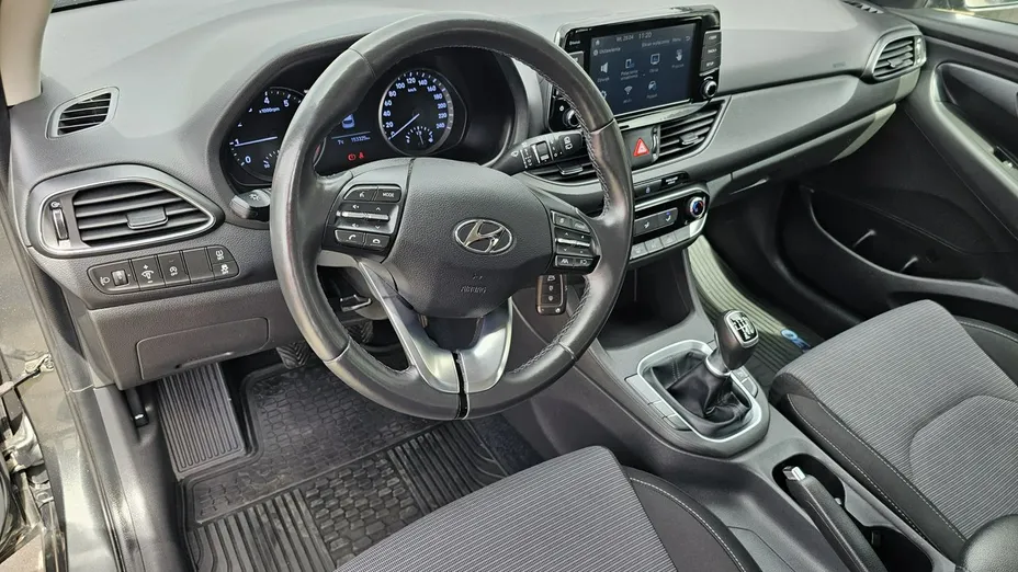 HYUNDAI i30 -