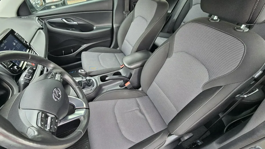 HYUNDAI i30 -