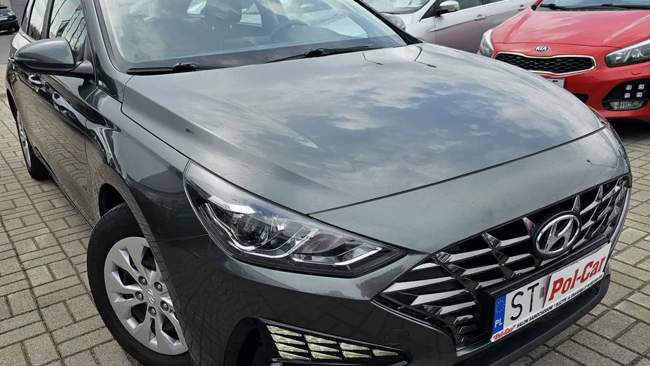 HYUNDAI i30 -