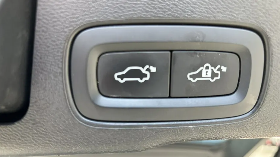VOLVO XC60 -