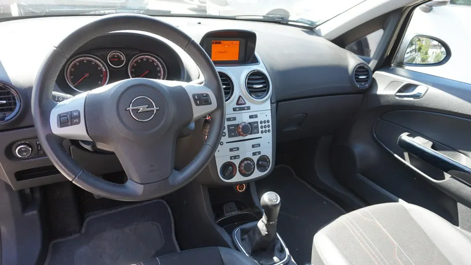 OPEL Corsa -