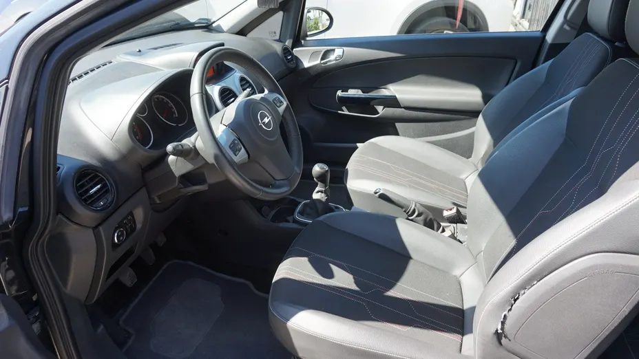 OPEL Corsa -