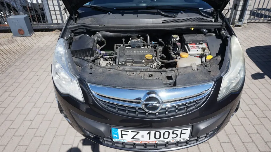 OPEL Corsa -