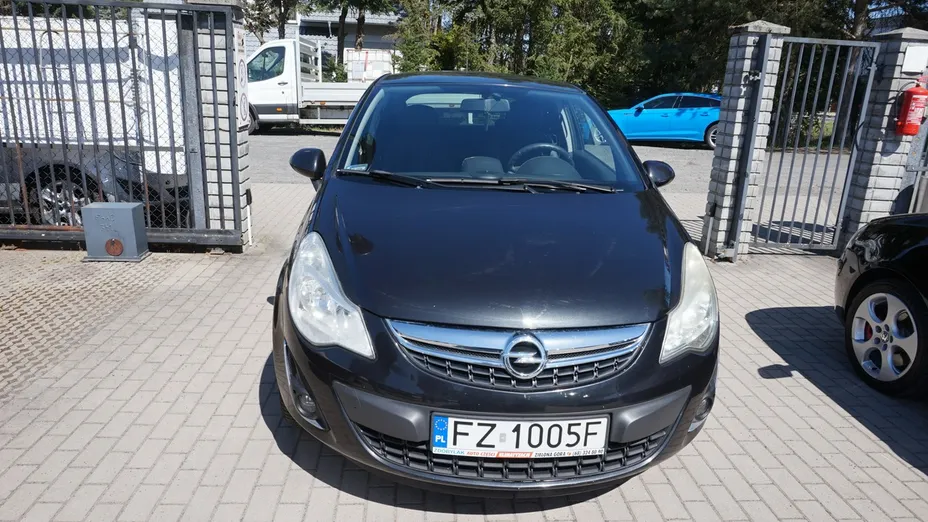 OPEL Corsa -