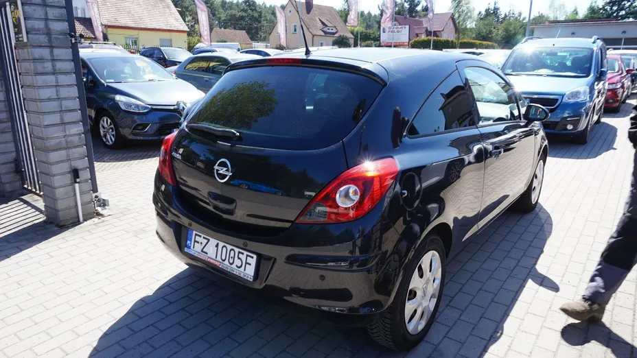 OPEL Corsa -