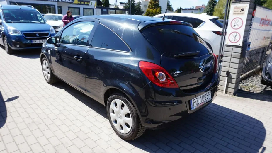OPEL Corsa -