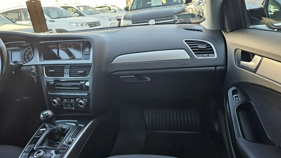 AUDI A4 -