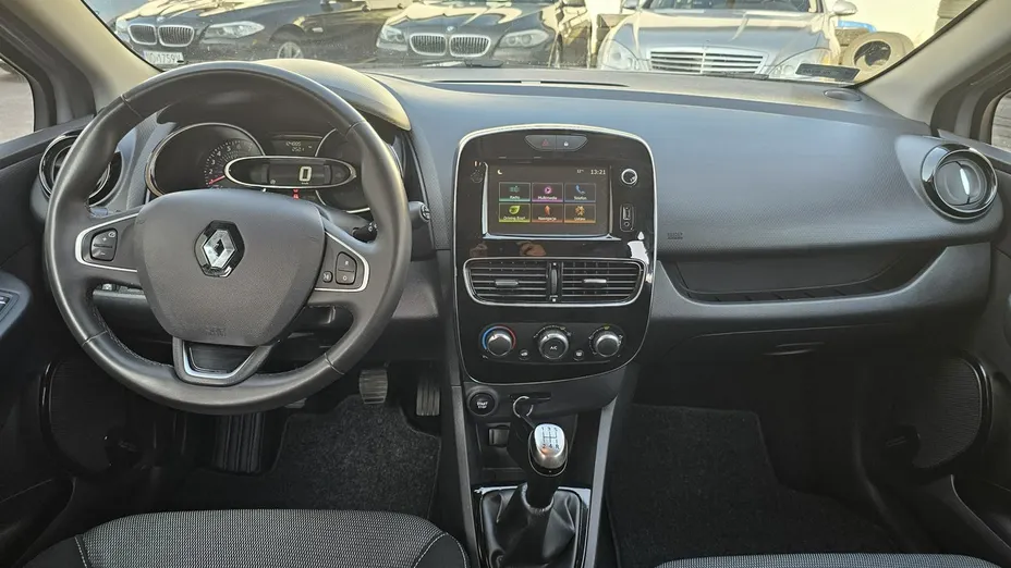 RENAULT Clio -