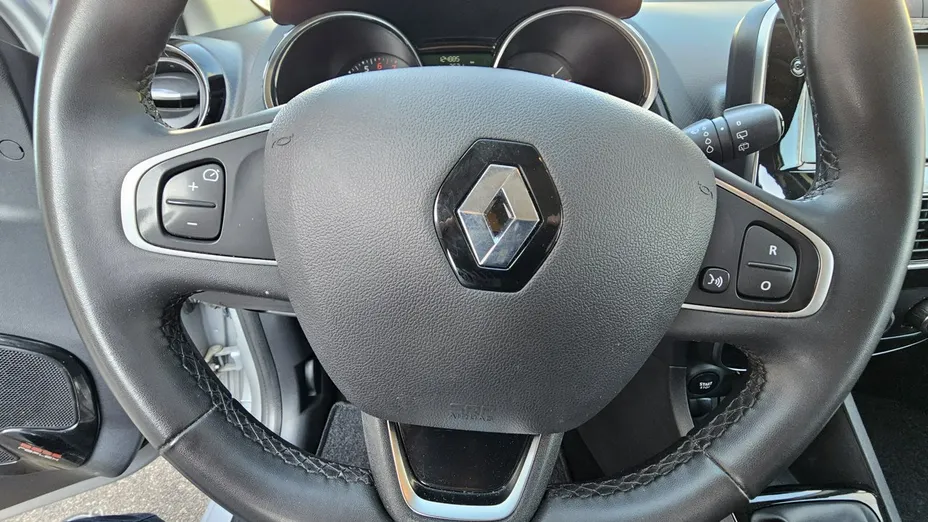 RENAULT Clio -