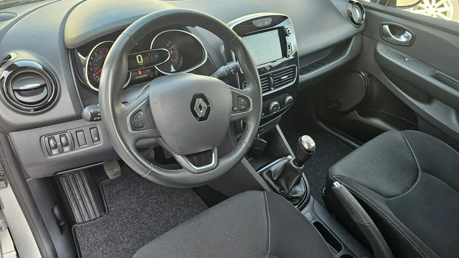 RENAULT Clio -