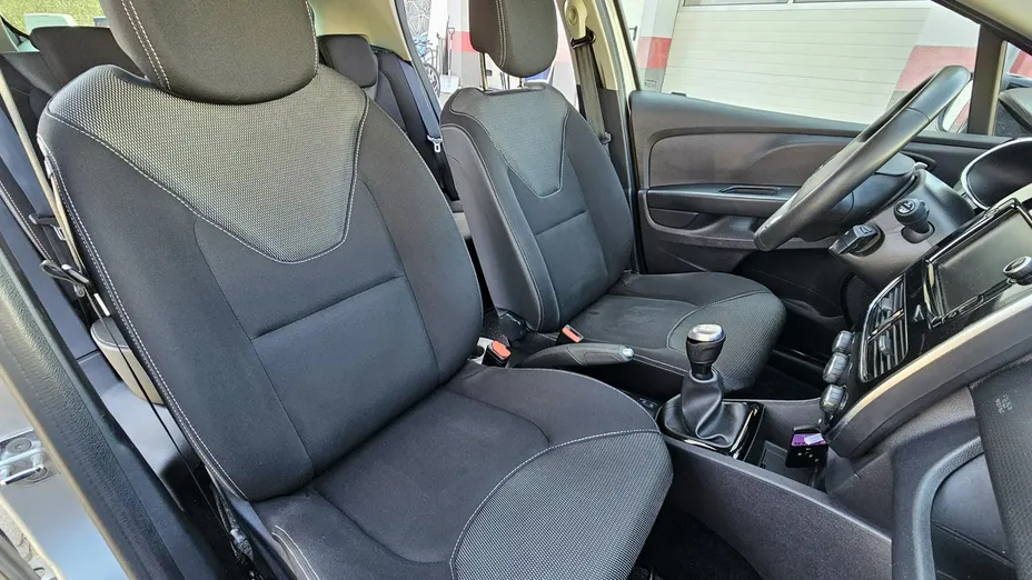 RENAULT Clio -