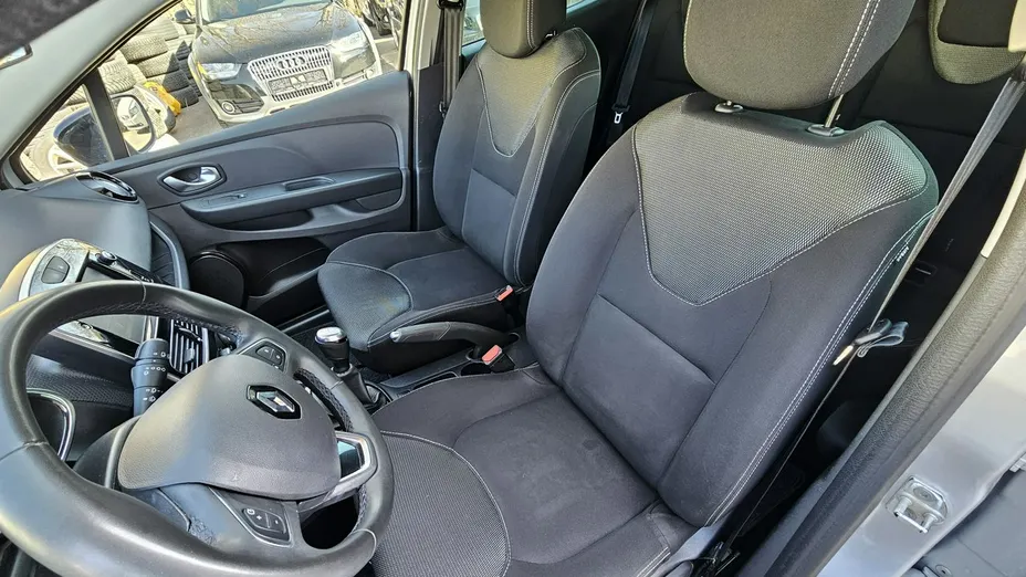 RENAULT Clio -