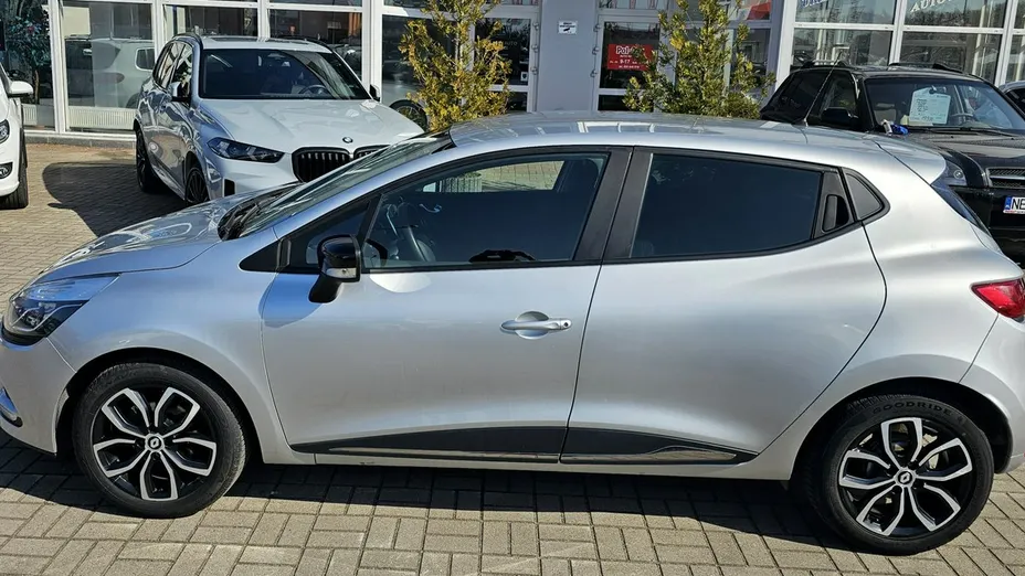 RENAULT Clio -