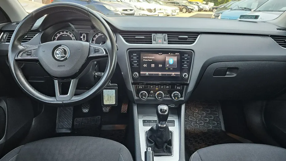 SKODA Octavia -