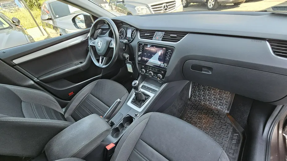 SKODA Octavia -
