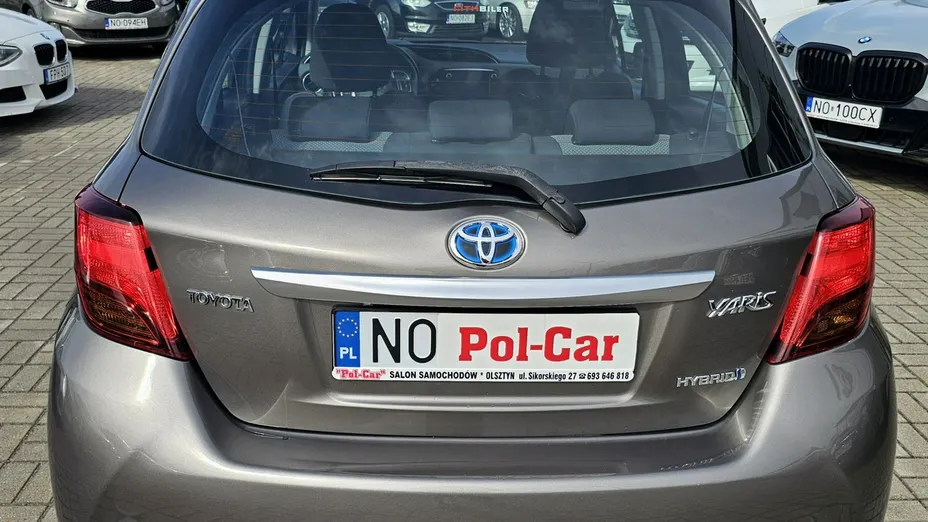 TOYOTA Yaris -