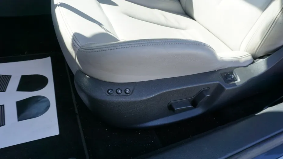 PEUGEOT RCZ -