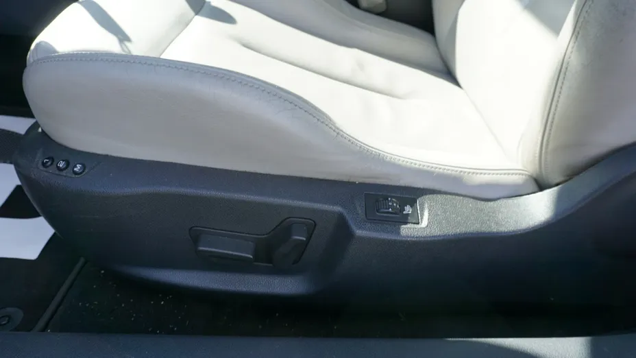 PEUGEOT RCZ -