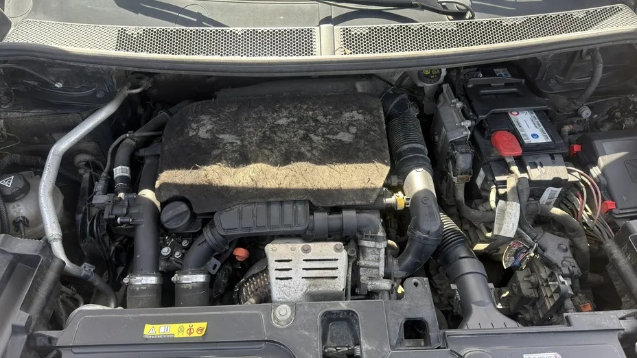 PEUGEOT 3008 -