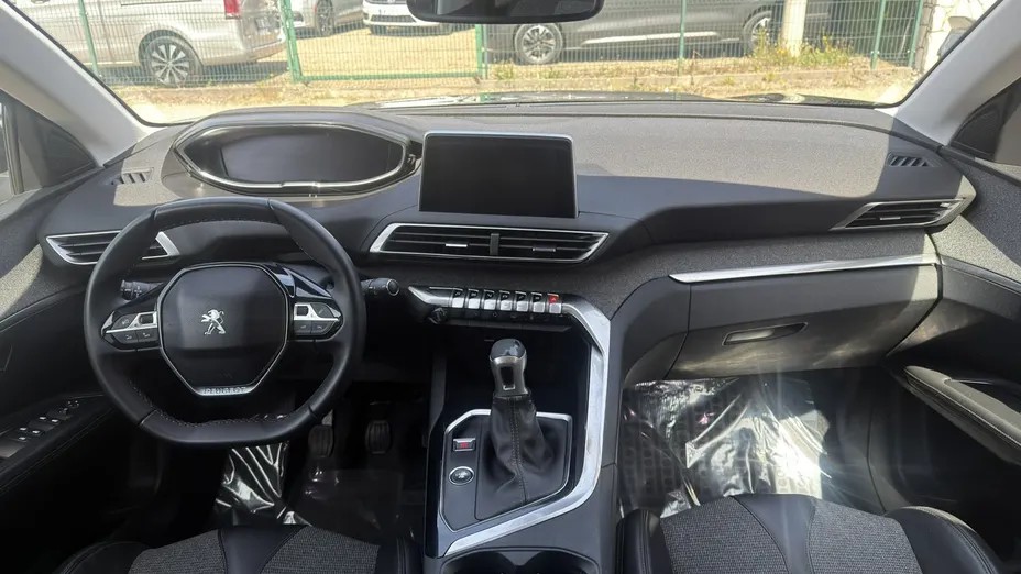 PEUGEOT 3008 -