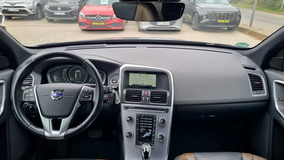VOLVO XC60 -