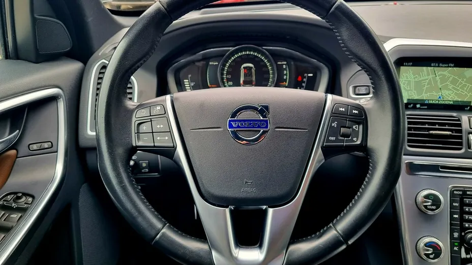 VOLVO XC60 -