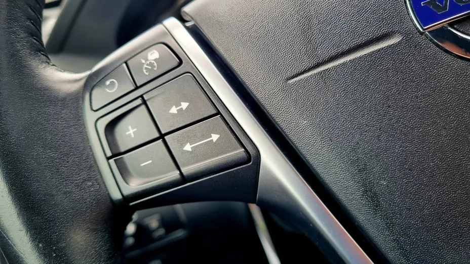 VOLVO XC60 -