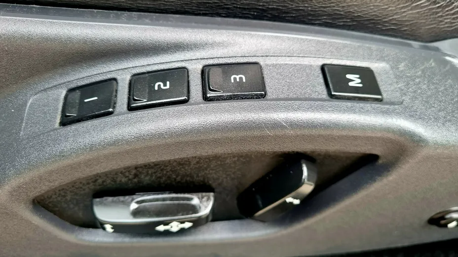 VOLVO XC60 -