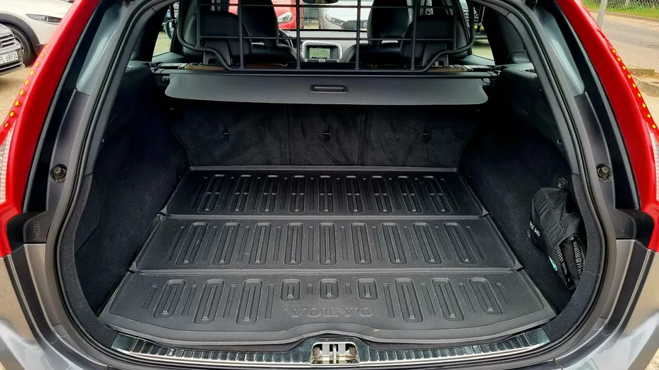 VOLVO XC60 -