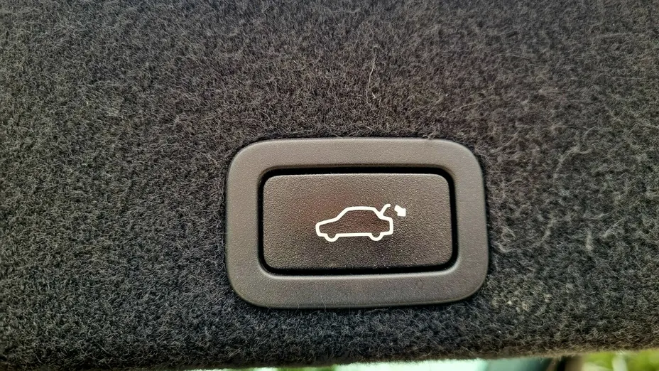VOLVO XC60 -