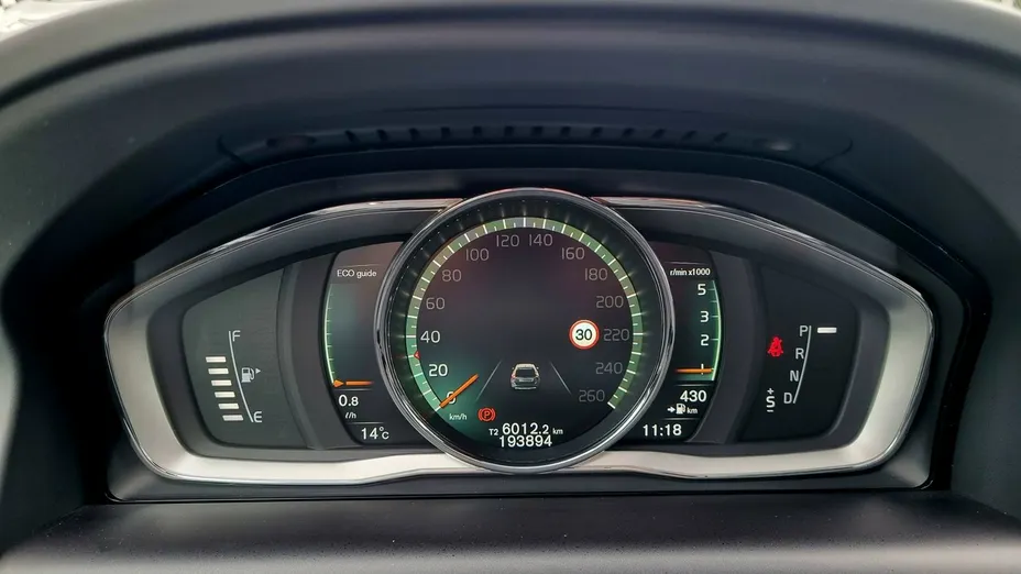 VOLVO XC60 -