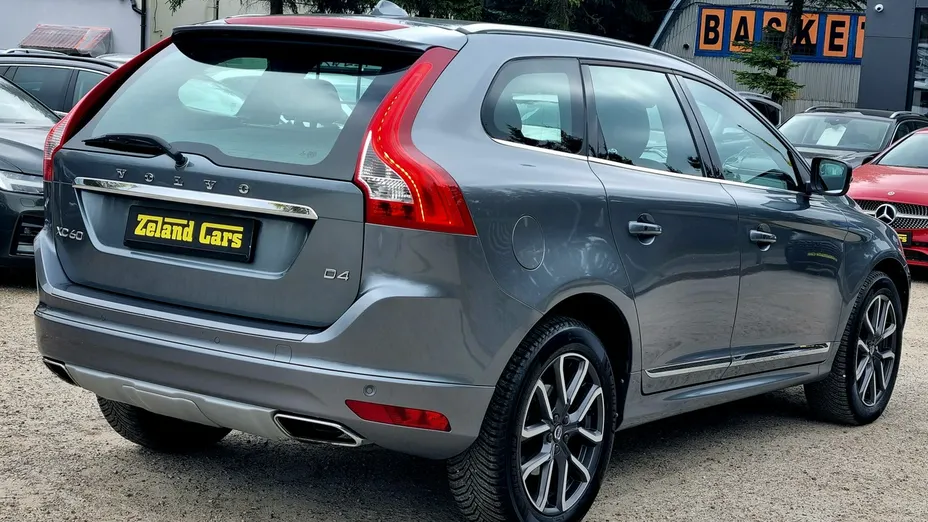 VOLVO XC60 -