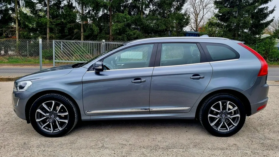 VOLVO XC60 -