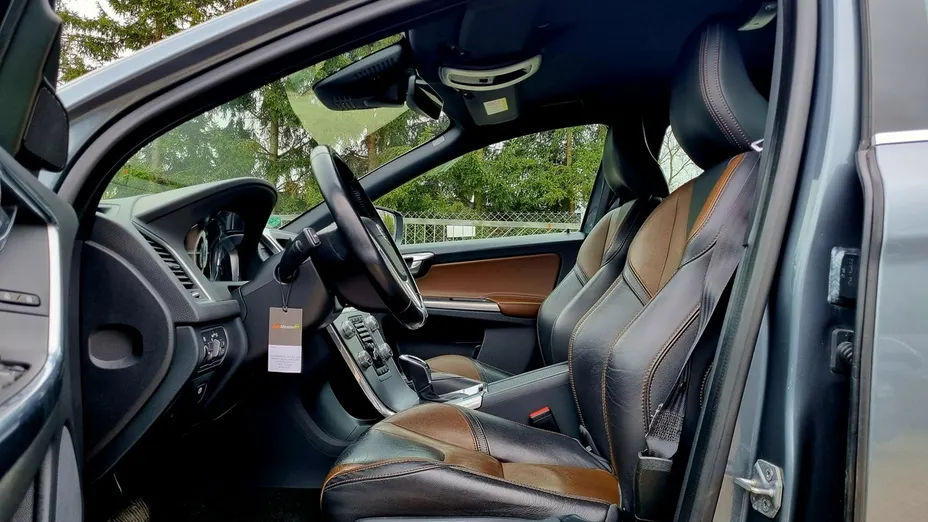 VOLVO XC60 -