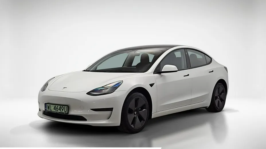 TESLA Model 3 -